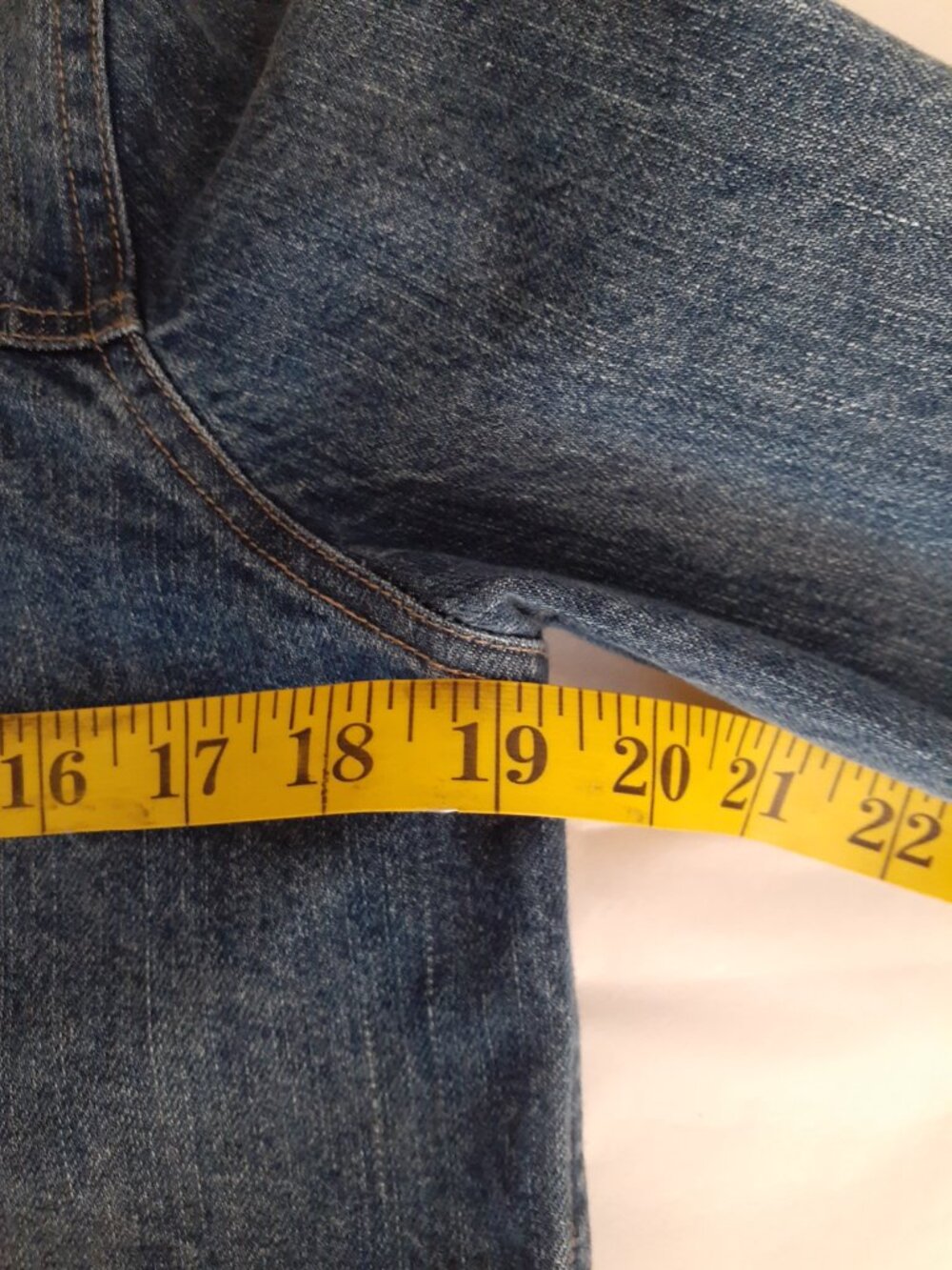 Rails Cropped Denim Jacket - Picture 12 of 15
